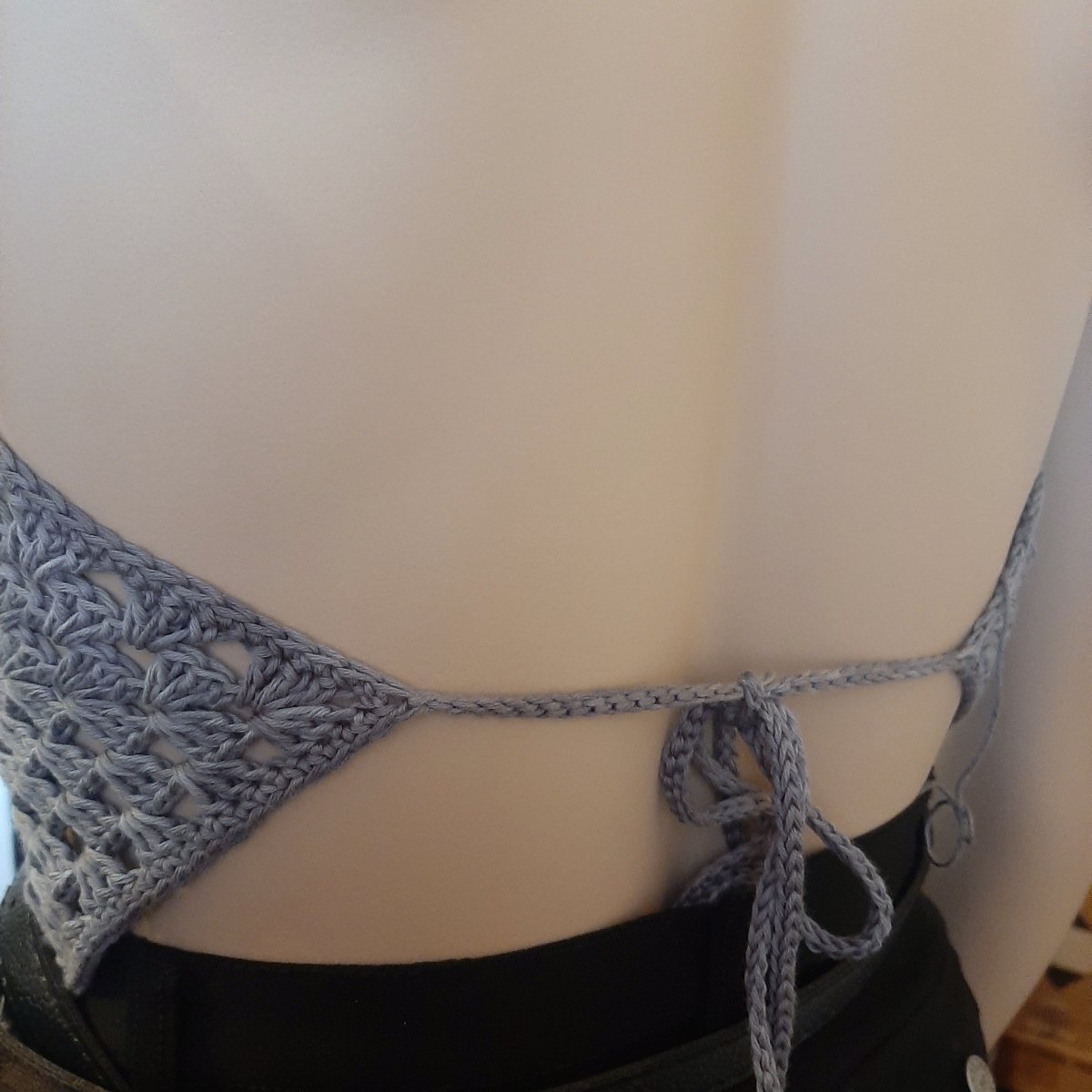 Top donna GRANNY GREY realizzato all'uncinetto schiena nuda 100% cotone tg S/M grigio - Elenaq Accessori & Co