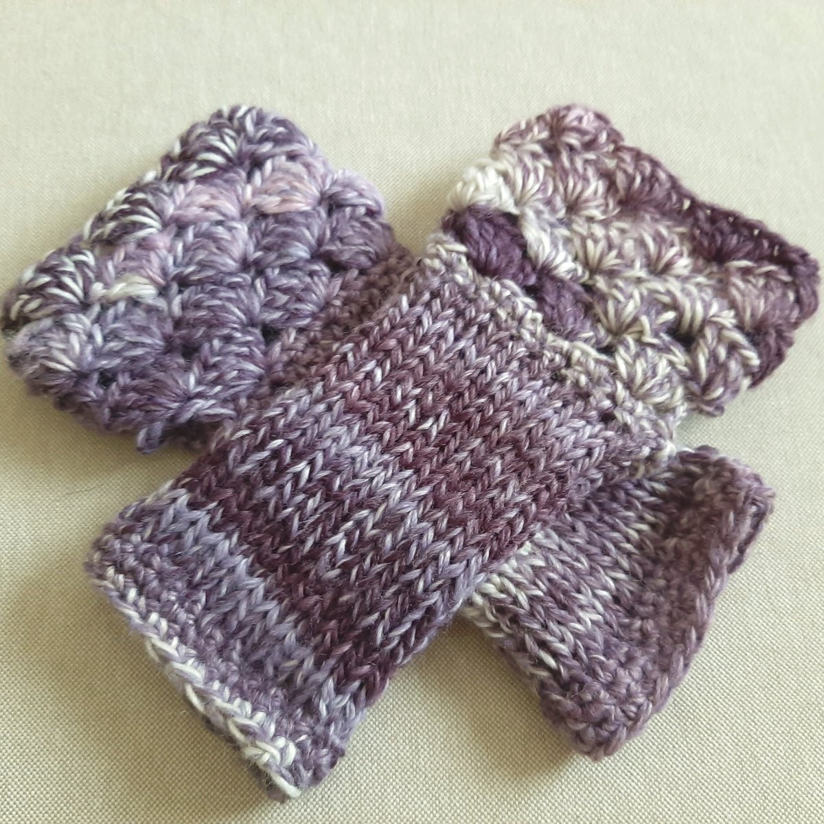 Guanti senza dita fatti a mano ventagli - sfumato viola - Elenaq Accessori & Co