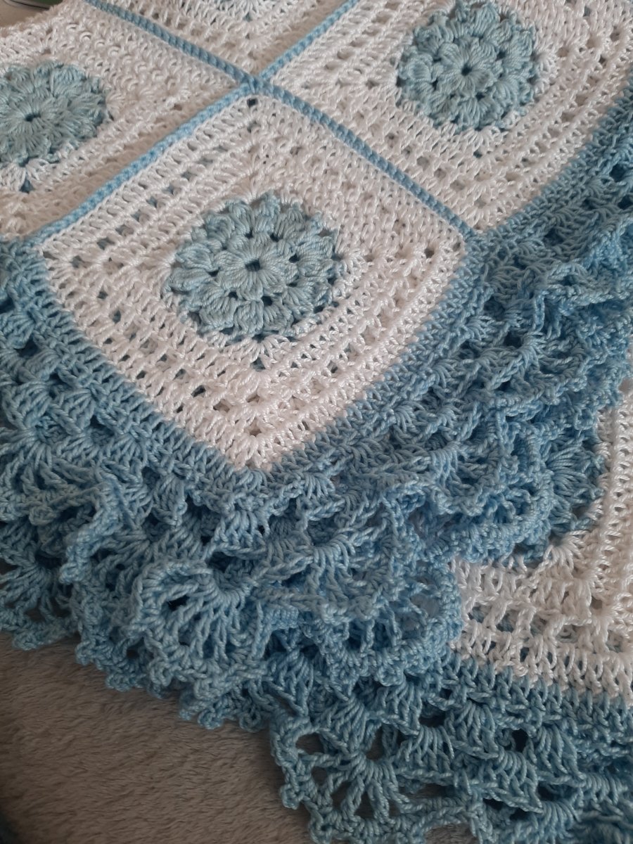 Copertina neonato neonata cotone bianco e azzurro artigianale uncinetto - Elenaq Accessori & Co