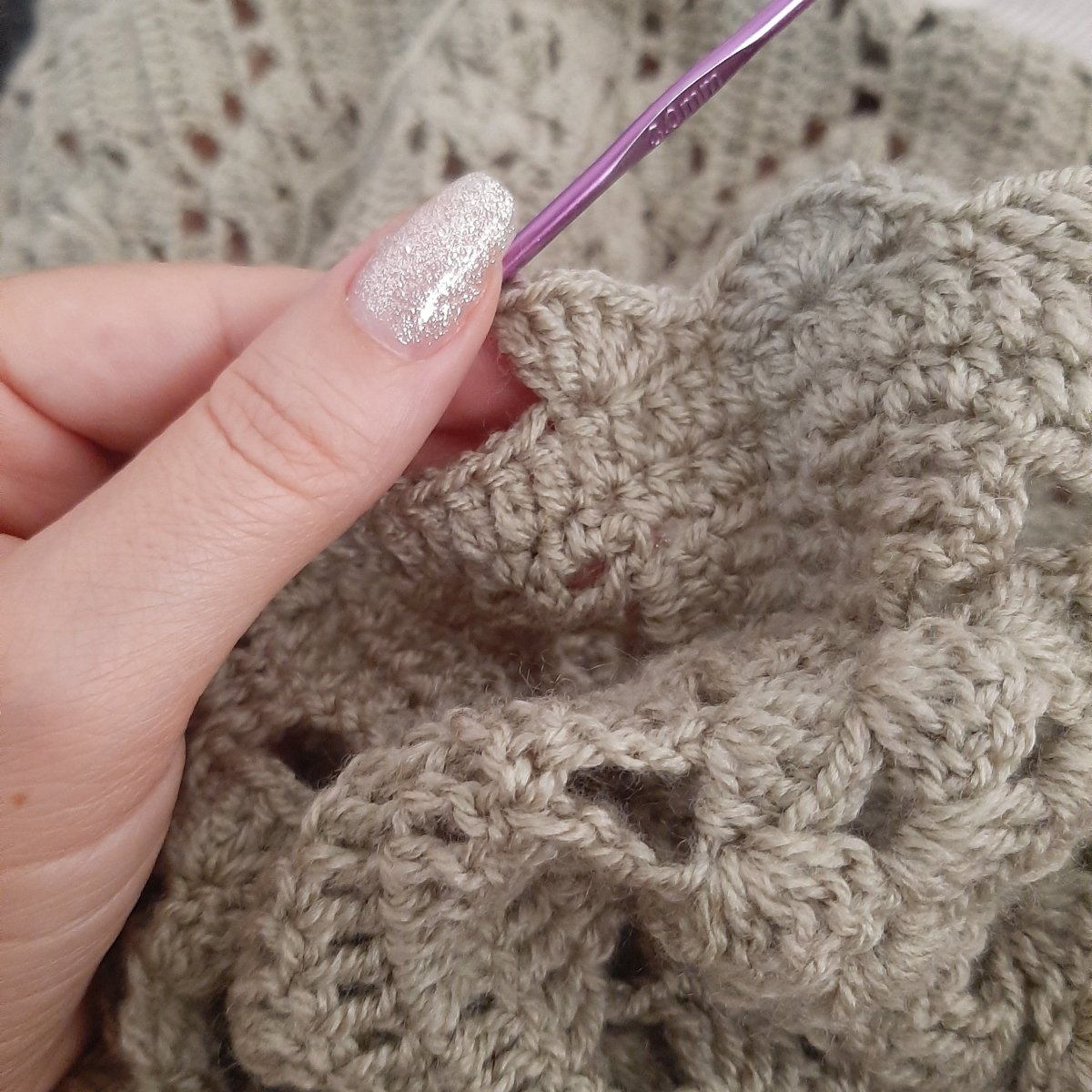 Copertina neonato neonata microfibra verde salvia realizzata a mano all'uncinetto - Elenaq Accessori & Co