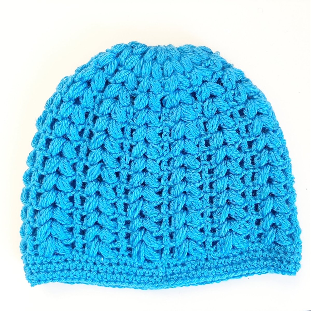 Berretto donna lana Pouff artigianale uncinetto - toni del blu - Elenaq Accessori & Co