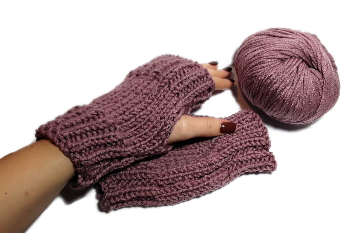 Guanti scaldamani senza dita realizzati a mano a maglia Rosa Antico Scuro - Elenaq Accessori & Co