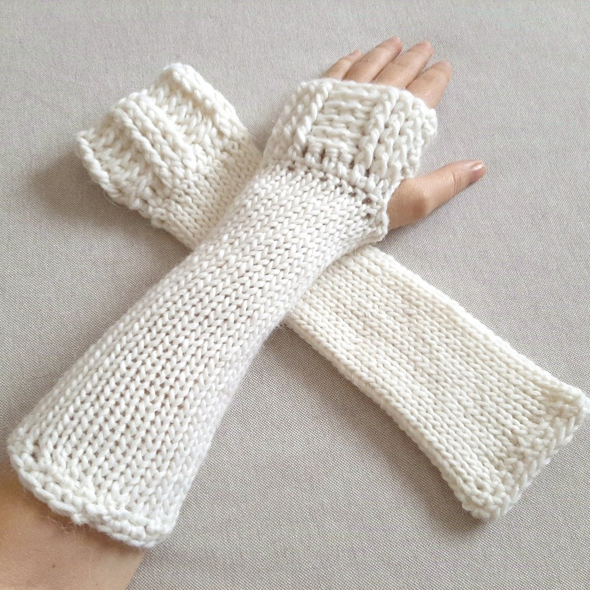 Guanti senza dita lunghi fatti a mano - bianco - Elenaq Accessori & Co