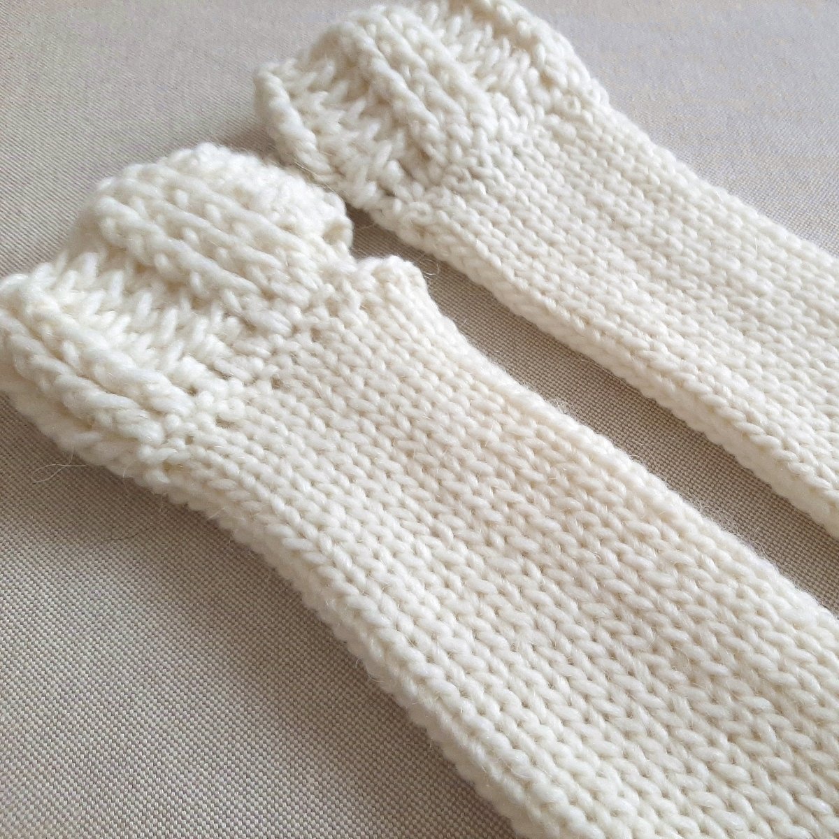 Guanti senza dita lunghi fatti a mano - bianco - Elenaq Accessori & Co