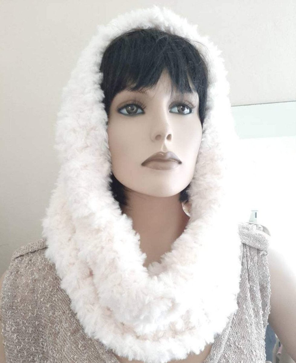 Scaldacollo Infinity Scarf effetto pelliccia artigianale a maglia - bianco - Elenaq Accessori & Co