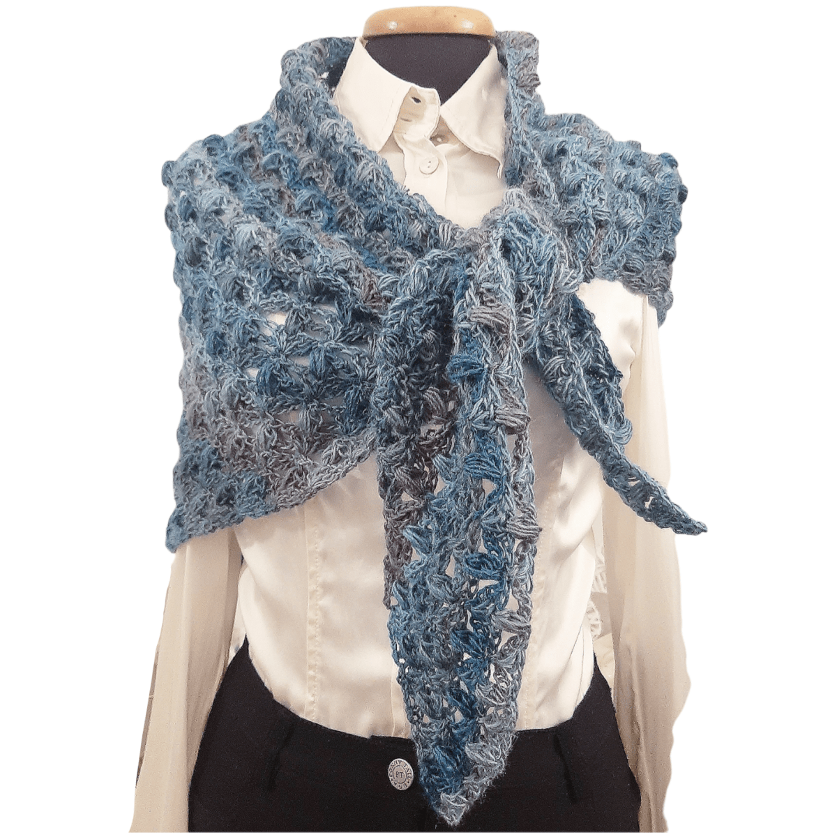 Scialle lana realizzato all'uncinetto toni azzurro - Elenaq Accessori & Co