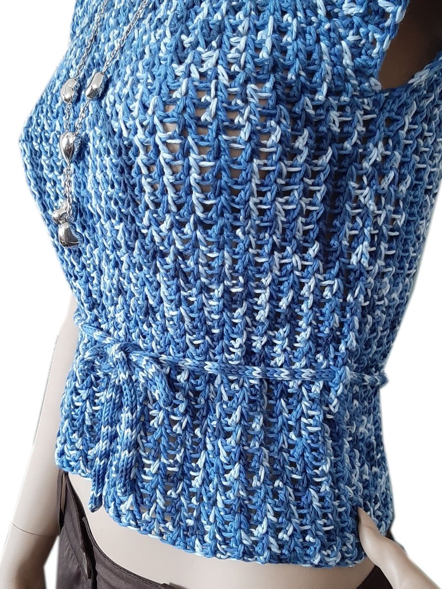 Top maglia uncinetto Blue Sky tg S con cintolina fatta a mano - Elenaq Accessori & Co