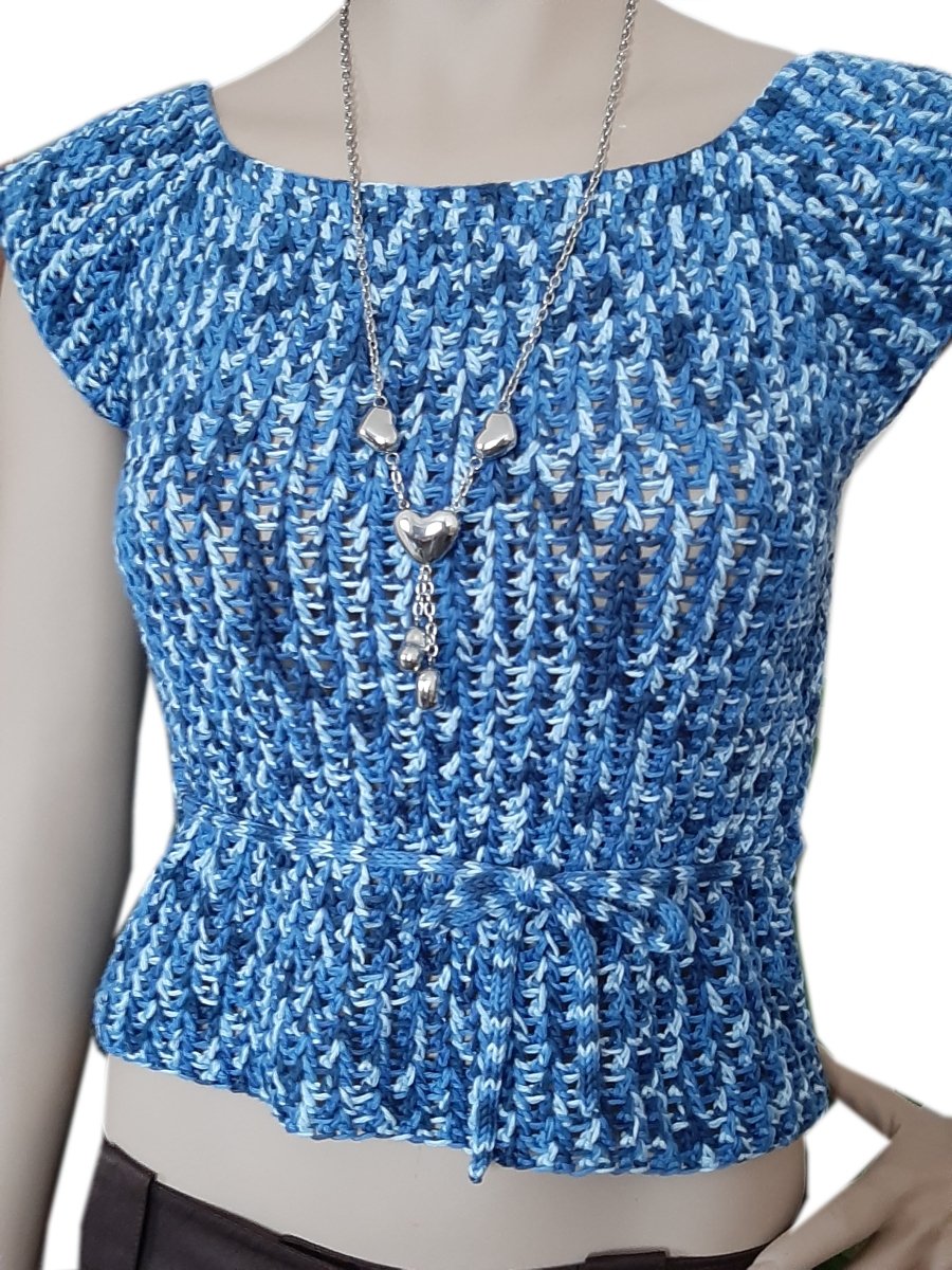Top maglia uncinetto Blue Sky tg S con cintolina fatta a mano - Elenaq Accessori & Co